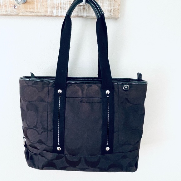 Coach Canvas Tote โ Black with Pink Interior, Stylish & Functional! ๐๐ - Picture 2 of 16